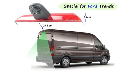 Kamera cofania AX-18 zamontowana w Ford Transit — widok całego zestawu